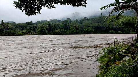 water level dangerously high; Achankovil riverside residents alert