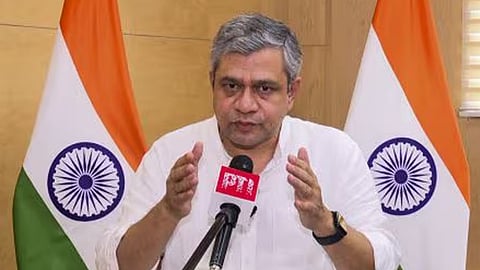 railway minister Ashwini Vaishnaw criticizes kerala govt