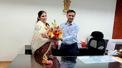 sujata saunik is the first woman chief secretary of maharashtra