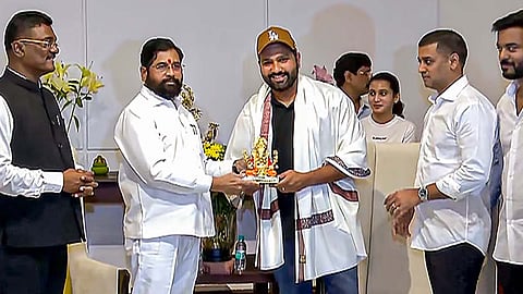 ടി20 ലോകകപ്പ് വിജയം: ഇന്ത്യൻ ടീമിന് 11 കോടി രൂപ സമ്മാനിച്ച് മഹാരാഷ്ട്ര സർക്കാർ