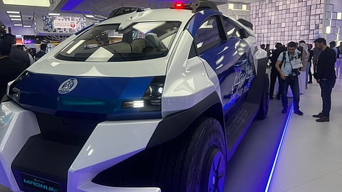 Magnum Mk1: Abu Dhabi Police introduced a driverless patrol car at Jitex