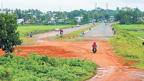 സീപോർട്ട്-എയർപോർട്ട് റോഡ് വികസനം: തടസങ്ങൾ നീങ്ങി | Seaport-Airport road works to resume