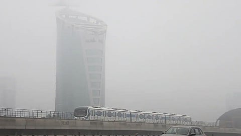 Visibility drops to zero due to dense fog in many parts of Delhi,100 flights may delay