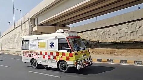 ambulance runs in to devotees in tirupati 2 dead