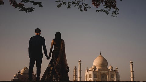 Aligarh man reports wife missing, spots her at Taj Mahal with another man