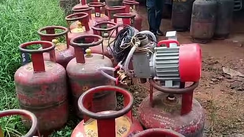 kozhikode illegal gas refill storage raid