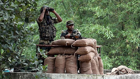 24000 jawans surround 1000 Maoists