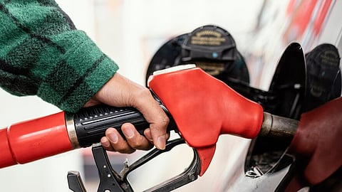 petrol pump workers beaten up in kayamkulam