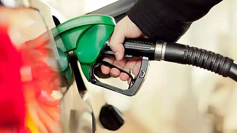 petrol price hike in pakistan, protest