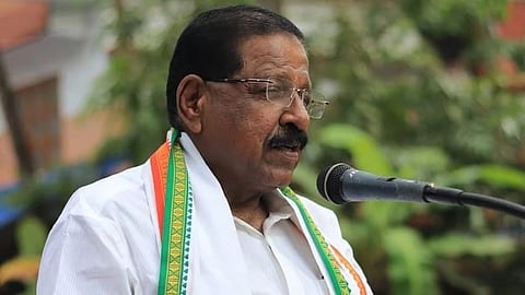 നാറിയവനെ ചുമന്നാൽ ചുമന്നവനും നാറുമെന്ന് രാജ്മോഹൻ ഉണ്ണിത്താൻ