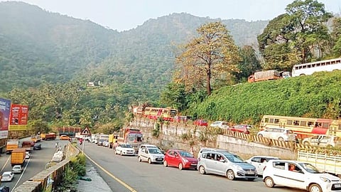 THAMARASERRY PASS TRAFFIC JAM
