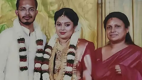 double suicide daughters husband unnikrishnan detained at mumbai airport
