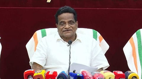 There is a move to form a coalition of dissidents by organizing leaders and party workers who are distant from the CPM.