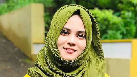 election commission sends notice to udf candidate in perambra