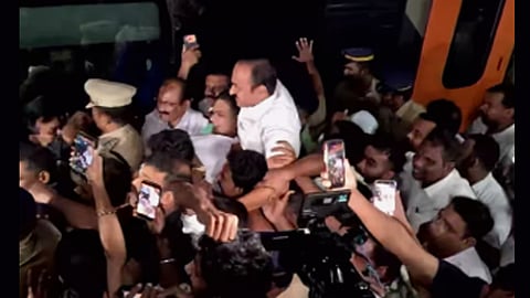 Congress workers receive V D Satheeshan