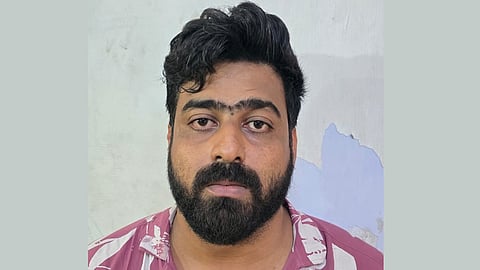 Youth arrested for stealing 60 gold pieces and Rs 12 lakh from woman