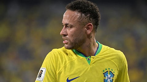 Neymar's leg injury; Brazil team and fans concerned