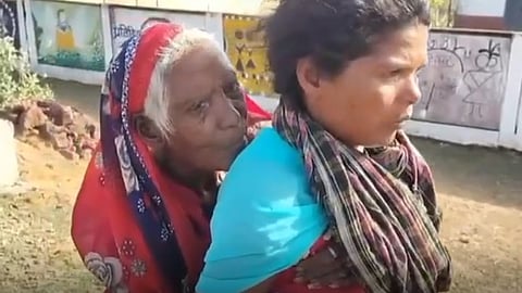 Chhattisgarh woman carries 90-year-old for pension
