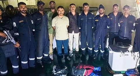 Gujarat Anti-Terrorism Squad and Indian Coast Guard arrest drug smuggler
