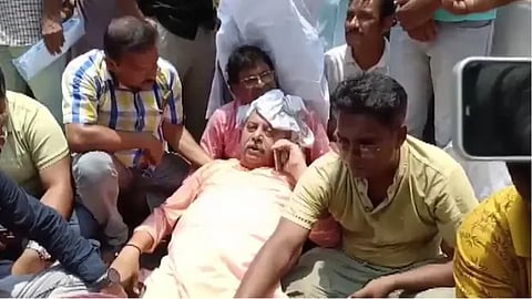 tmc mp kalyan banerjee attacked suffers head injury kolkata