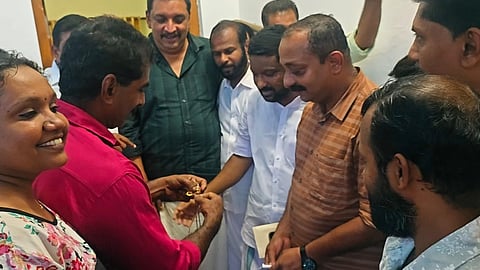 gold necklace washed away in a river is returned to its owner a month later