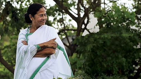 cid investigation at mamata banerjee and abhishek banerjee house