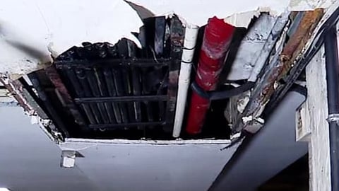 kozhikode ksrtc bus stand ceiling collapses 2 passengers head injuries