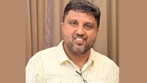 Malayal arrived on a visitor visa collapses and dies at Abu Dhabi airport