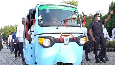 Govt orders removal of EV-stopping apps for safety