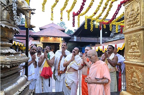 Chief Minister V.D. Satheesan offers prayers at the Kollur Mookambika Temple.