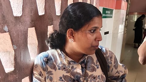women arrested with hashish oil in kozhikode medical college