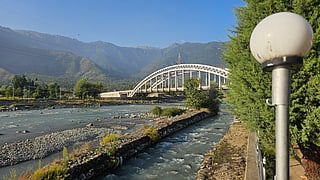 Kashmir: The Fading Scars
