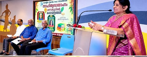 A literary evening was organized in Dombivli.