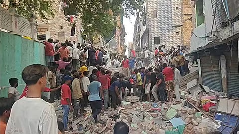 many injured as four storey building collapsed in delhi