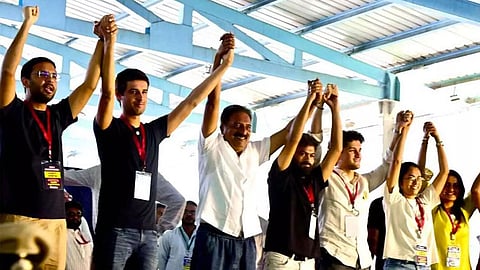 actor prakash raj and activist dhruv rathee joins cjp protest in bengaluru