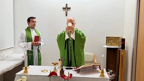 First pictures of the Pope after surgery