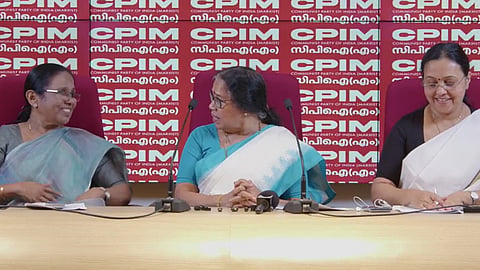 Former ministers demand Health Minister's resignation