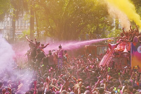 Lakhs participate
in Indore's 'Ger'