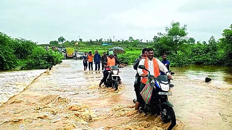 Marathwada witnesses unseasonal rainfall; 1 killed, 3 injured in lightning strikes