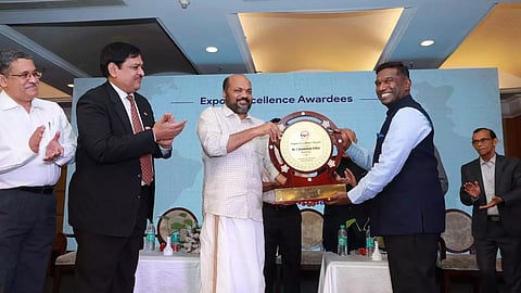 Rajmohan Pillai wins best cashew exporter award