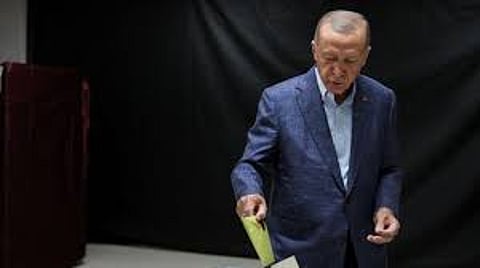 As Erdogan's votes dip, Turkiye appears headed to a runoff presidential race