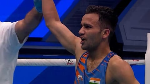 Deepak stuns Olympic medallist to storm into World Championships pre-quarterfinals