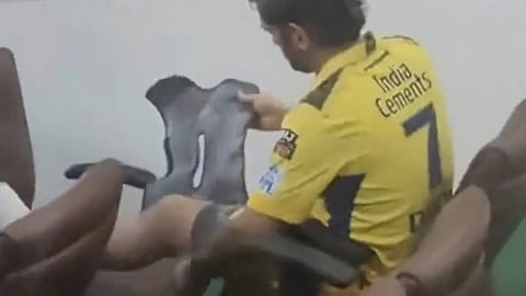 MS Dhoni successfully undergoes knee surgery in Mumbai