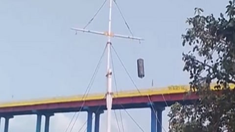 Cyclone Hamoon: 'Storm warning cage number 2' mounted at Pamban Port in TN's Rameswaram