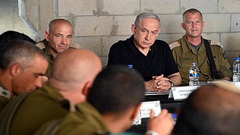 Israeli PM Benjamin Netanyahu with military commanders