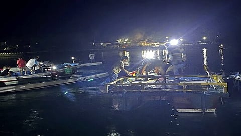 Fishing Boat Capsizes off Indonesia, Leaving 2 Dead and 24 Missing