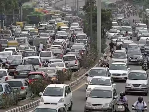 Traffic disrupted at ITO in Delhi as BJP demands CM Kejriwal's resignation