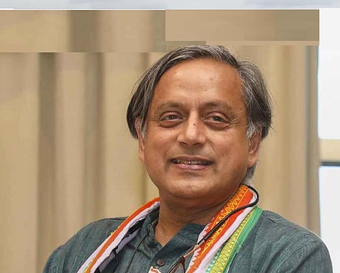 Shashi Tharoor compliments Guv for hosting dinner discussion with Kerala MPs