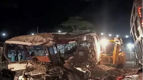 Bus accident in UP's Shahjahanpur