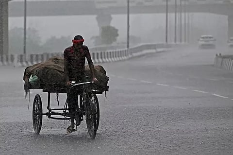 Heavy rain likely in south Bengal, fishermen asked not to venture into sea till Wednesday